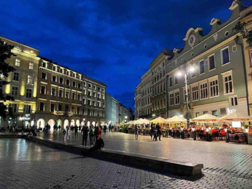 Plac Szczepanski - Theatre Neighborhood Краков Экстерьер фото